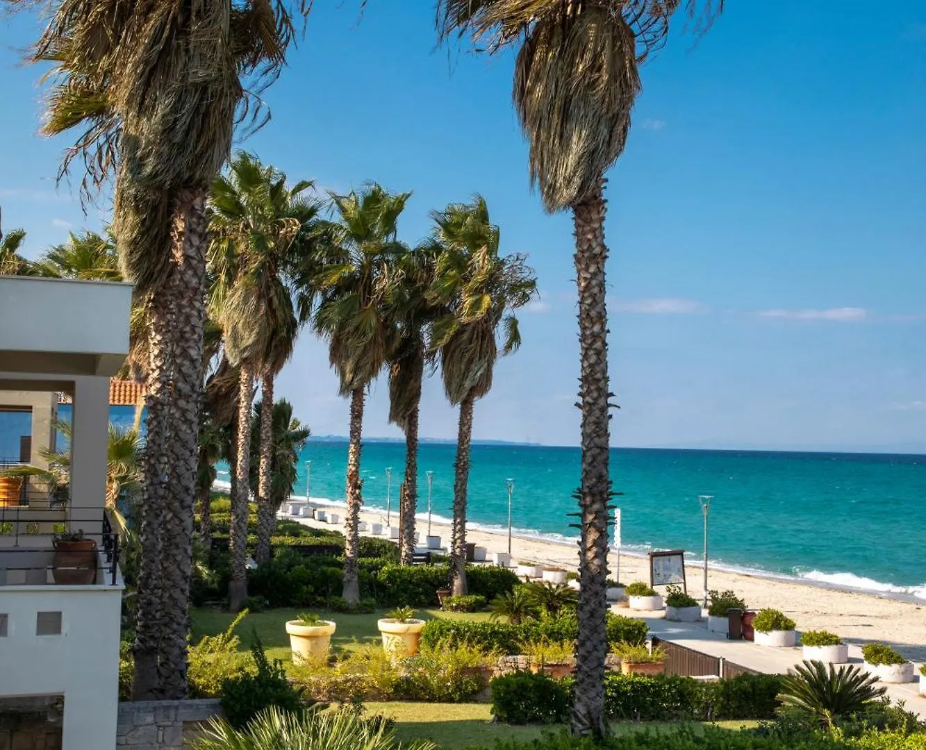 Exceptional Beachfront Villa Blue Cocoon Pefkochori