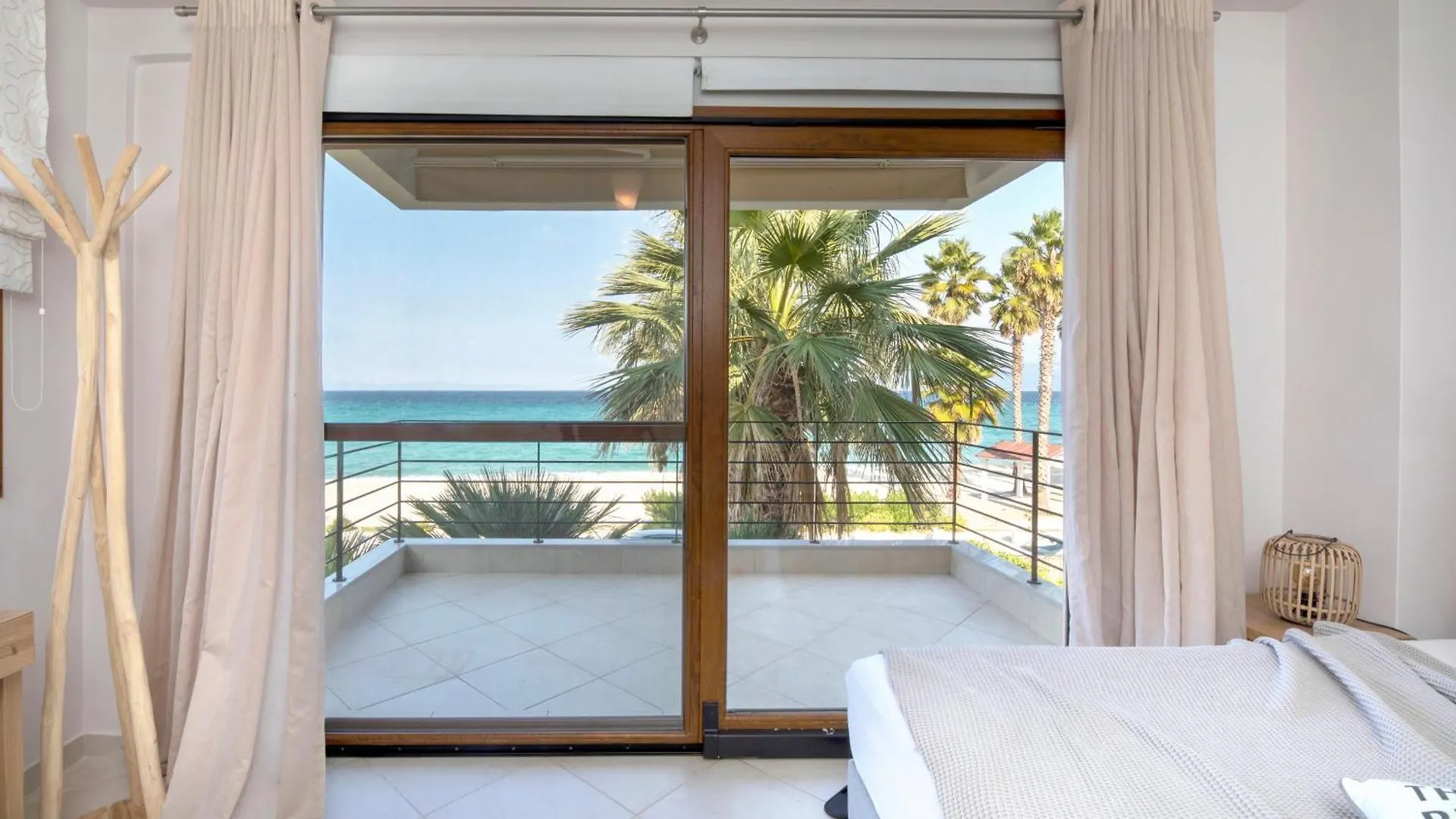 Exceptional Beachfront Villa Blue Cocoon Pefkochori